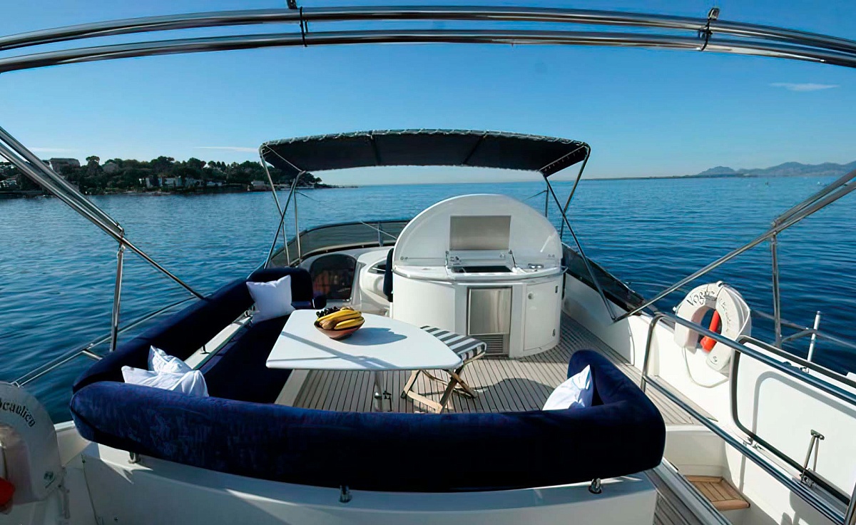 Аренда моторной яхты Sunseeker 75 Vogue of Monaco на Мальдивах